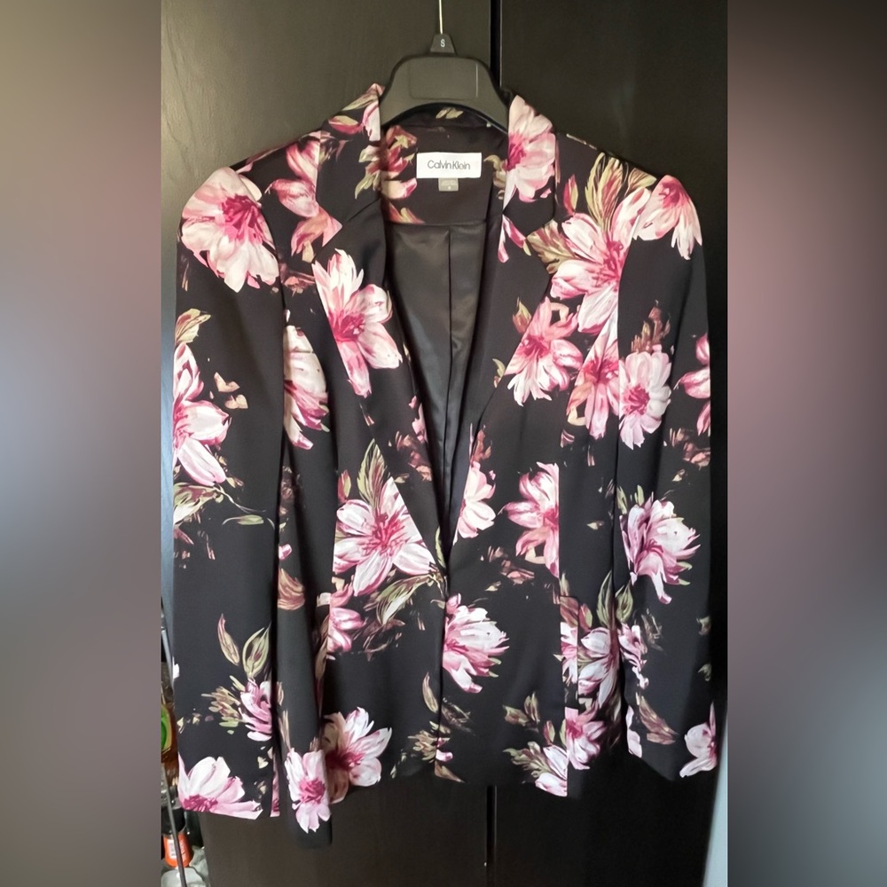 COPY - COPY - Calvin Klein Floral Blazer in Size 14